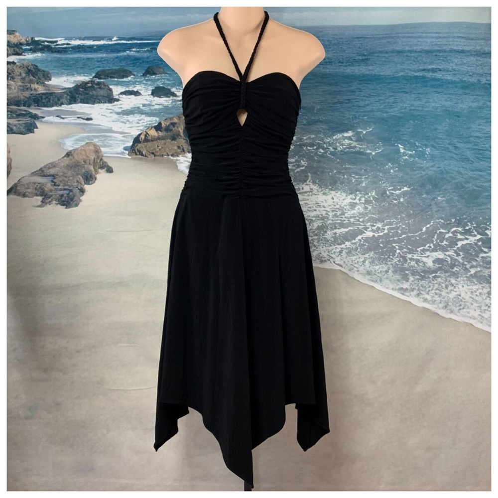 LAUNDRY by Shelli Segal Halter Style Black Formal Dress Key Hole Size 4